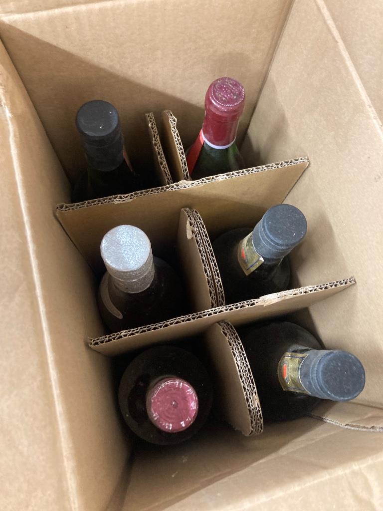 Approximately 85 bottles of assorted wine, port and liqueur, to include Cuvee Castrum 2003, Muscat, 1987 vintage port, etc.